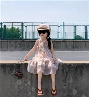 29202762-پیراهن دخترانه حلقه دو بنده با گل برجسته پایین چین
