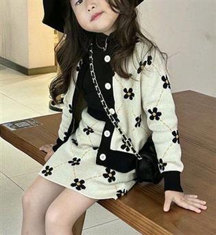 48202300-دوتیکه ژاکت با دامن بافت طرح گل مشکی