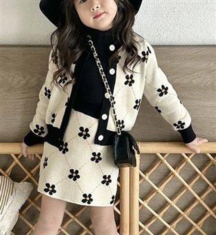48202300-دوتیکه ژاکت با دامن بافت طرح گل مشکی