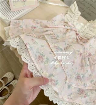 39203365-پیراهن دخترانه حلقه ای چین پله ای پایین گیپور ب کلاه طرح گل