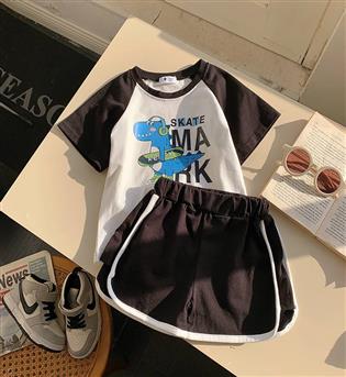 26202799-دو تیکه تیشرت با شلوارک طرح دایناسور با اسکیت skate